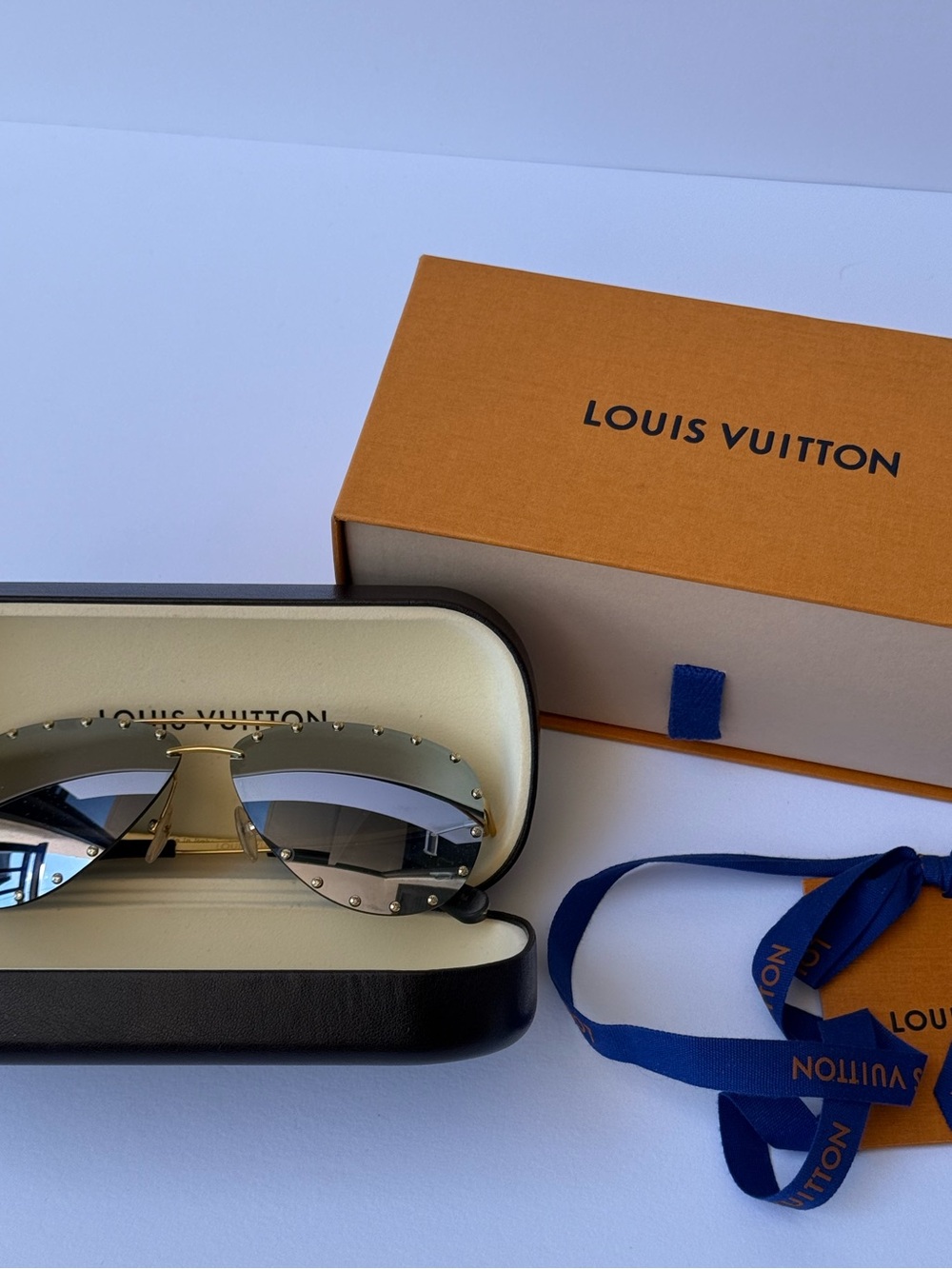 NIB Louis Vuitton Unisex Gold “The Party” Aviator Sunglasses Silver Mirror Lens